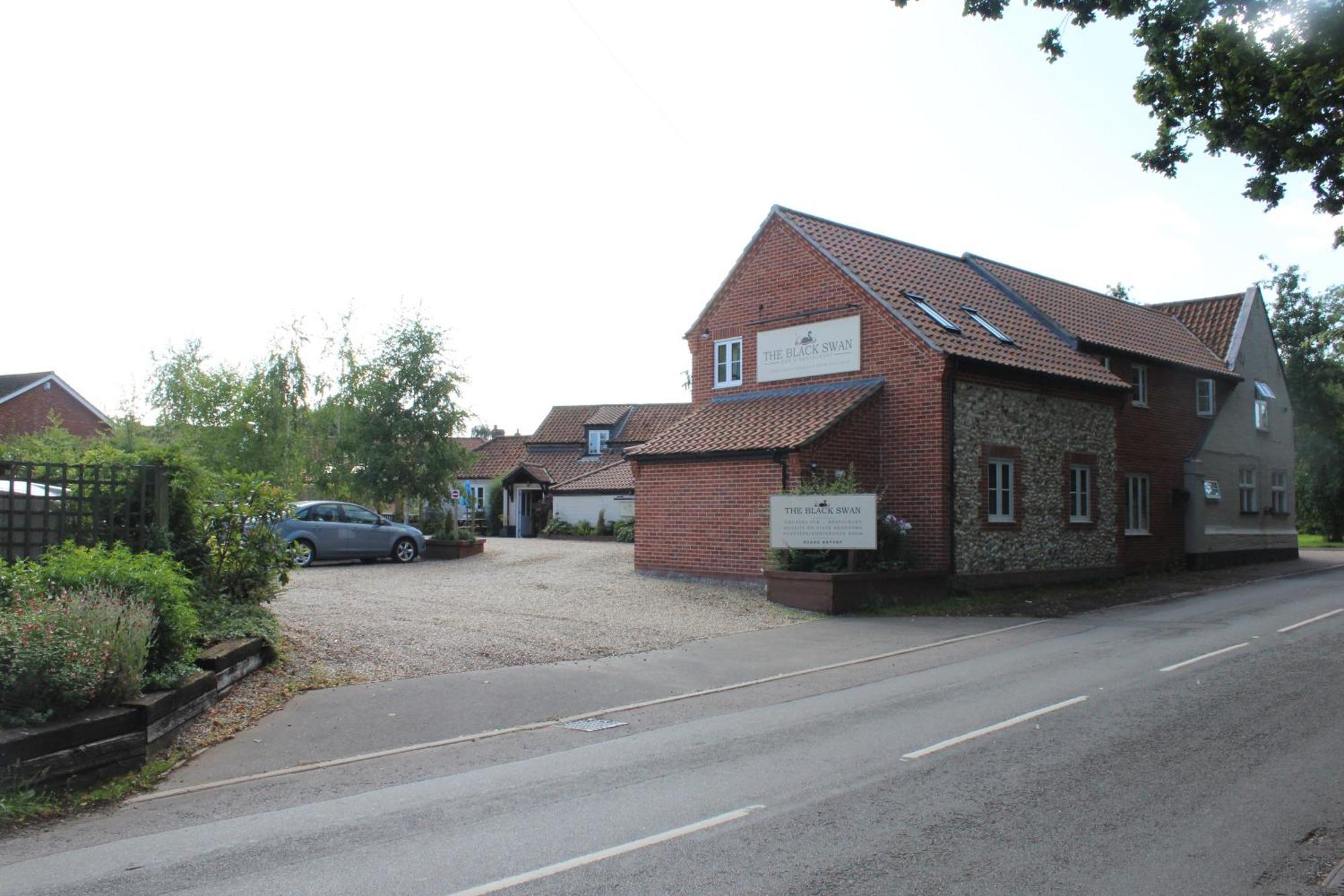 ザ ブラック スワン イン Horsham St Faith エクステリア 写真