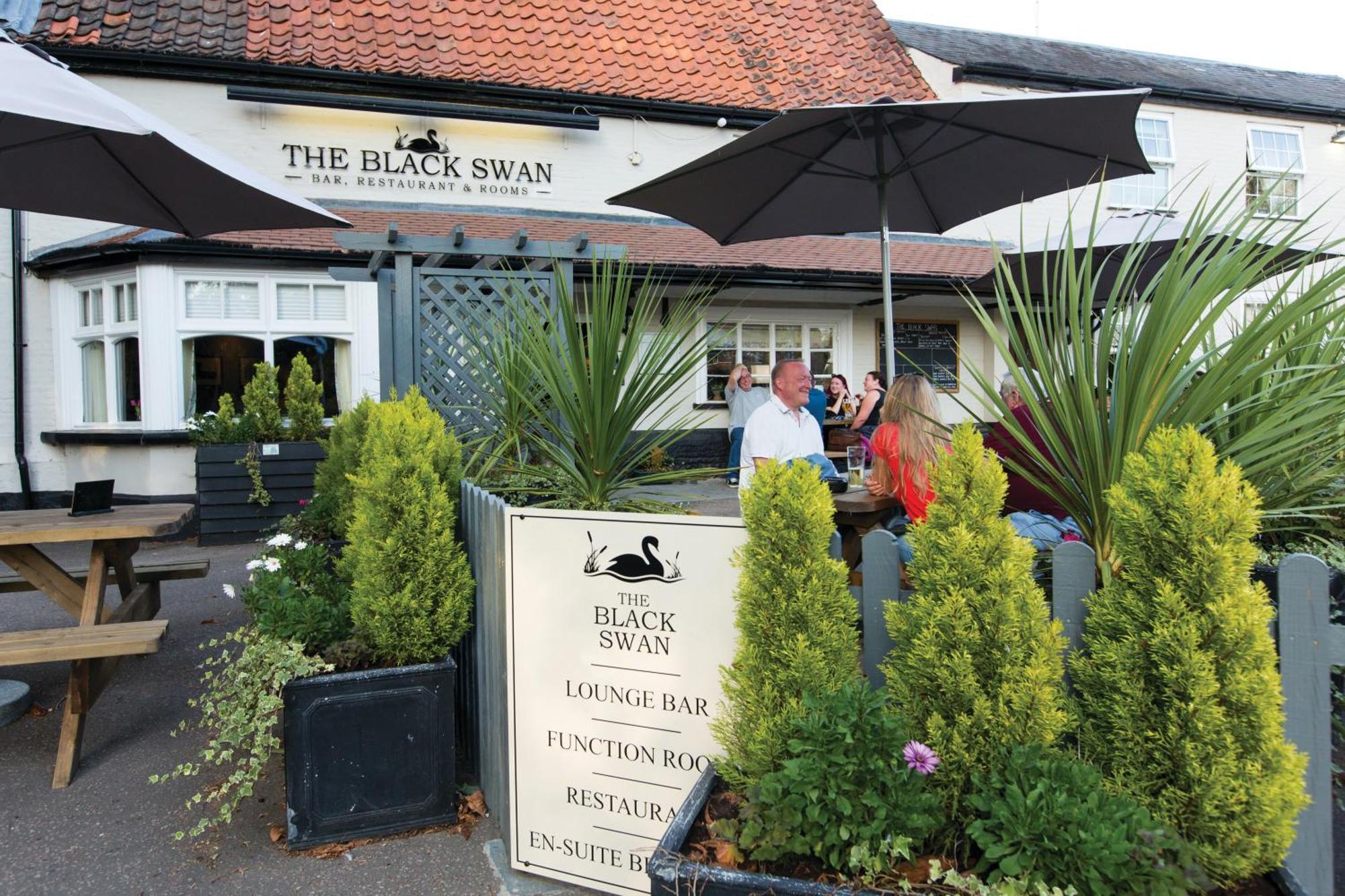 ザ ブラック スワン イン Horsham St Faith エクステリア 写真
