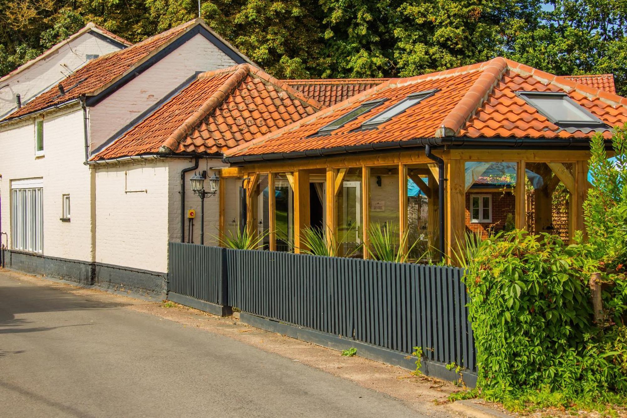 ザ ブラック スワン イン Horsham St Faith エクステリア 写真